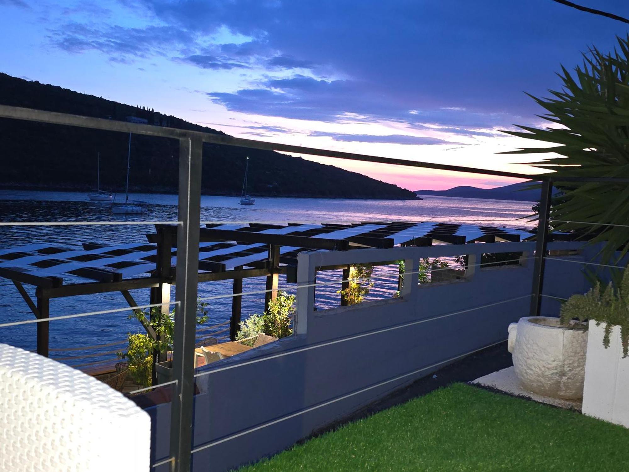 Waterfront Townhouse Sunset View With Garage Lägenhet Bigovo Exteriör bild